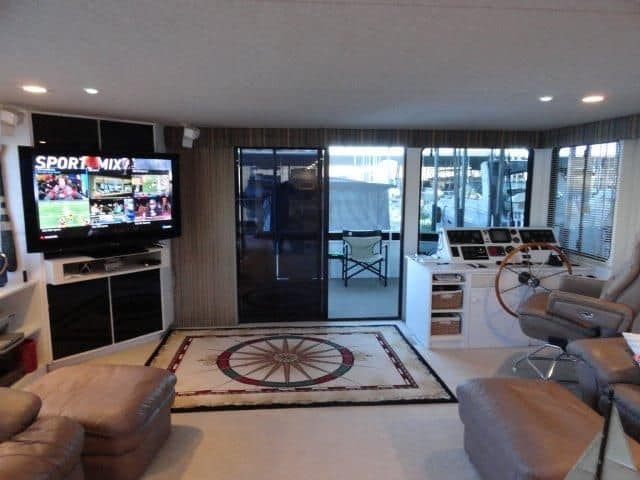 houseboat-3 Houseboat: 2000 Skipperliner Custom 65' X 18', Twin Mercruiser 5.7 EFI's, with Bravo Two outdrives