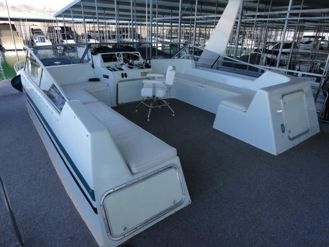 houseboat-7 Houseboat: 2000 Skipperliner Custom 65' X 18', Twin Mercruiser 5.7 EFI's, with Bravo Two outdrives