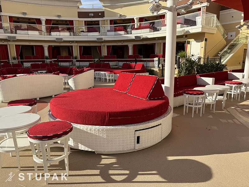 Photo of a round bed